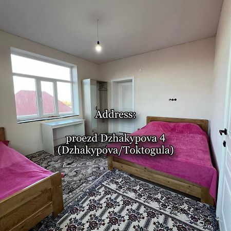 Emir Guest House In Karakol Esterno foto