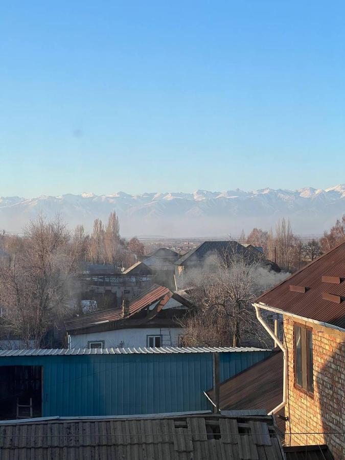 Emir Guest House In Karakol Esterno foto